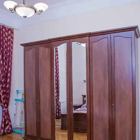 In Khreshchatyk Passage Apartment