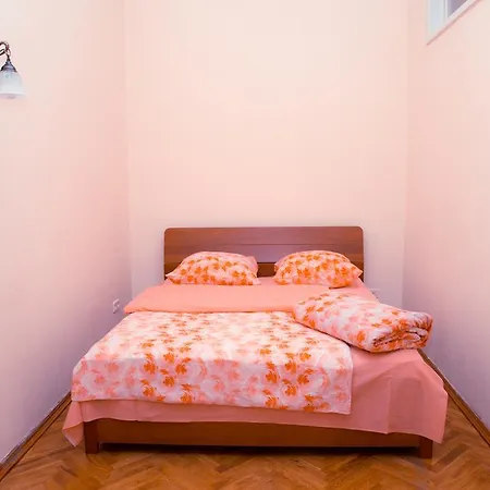 Apartment In Khreshchatyk Passage