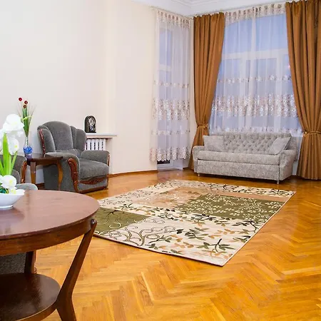 In Khreshchatyk Passage Apartment